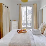 Bnbnova - Stylish 1br Steps From Le Marais & Montorgueil Apartmán *