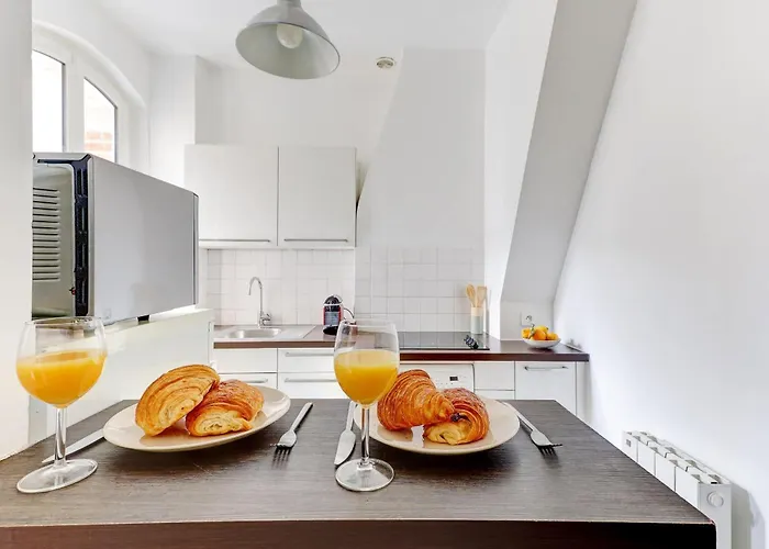 Daire Bnbnova - Stylish 1br Steps From Le Marais & Montorgueil Paris