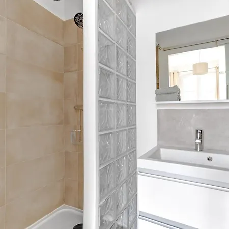 アパート Bnbnova - Stylish 1br Steps From Le Marais & Montorgueil